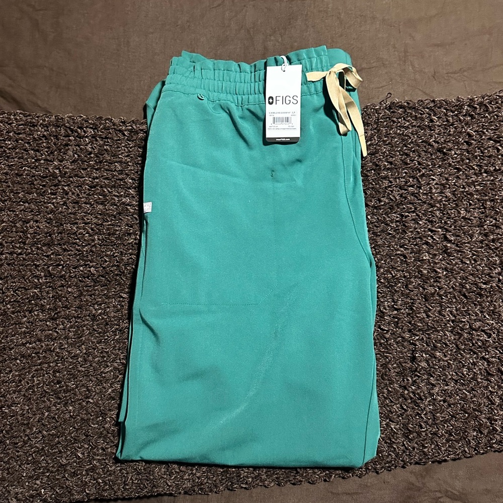 Figs High Waisted Marseille Wide Leg
Scrub Pants